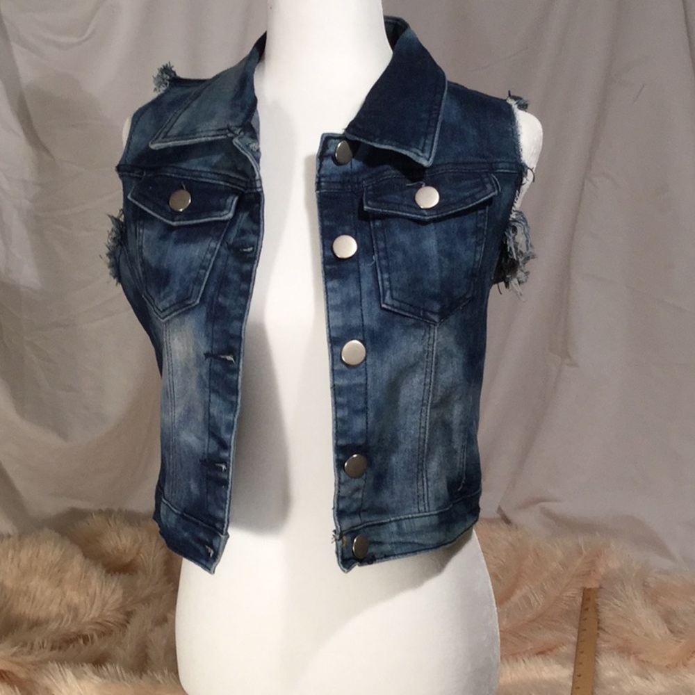 Cropped denim vest